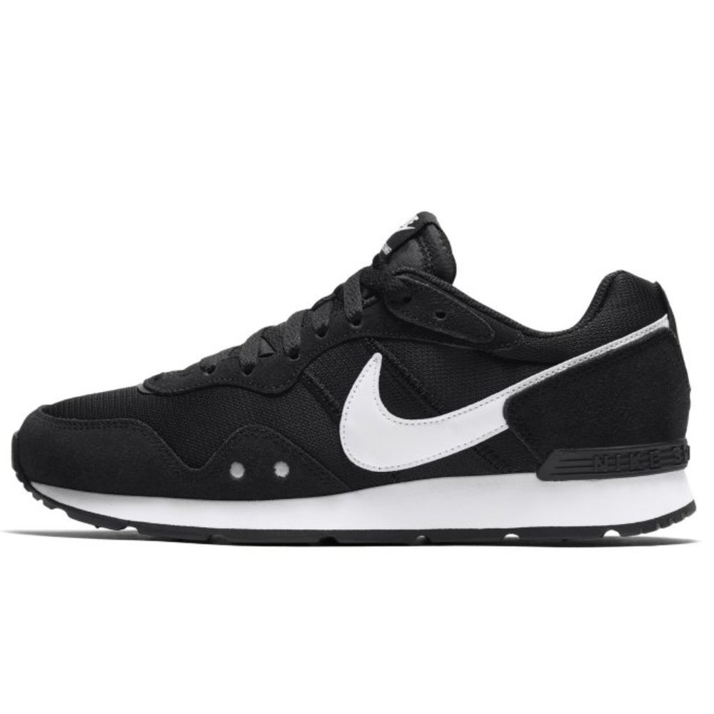 Nike Venture Runner Women's Athletic Shoe